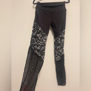 Beyond Yoga Black Leggings with White Pattern and Mesh